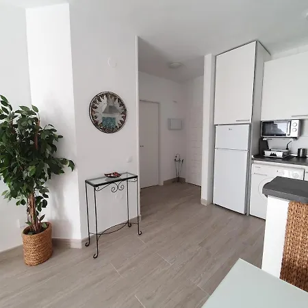 G&g Benalbeach West View Apartment